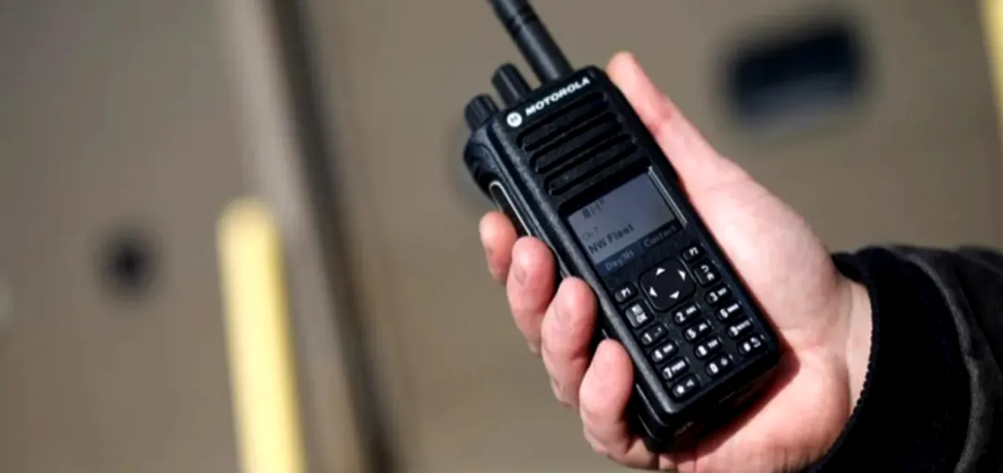 Public Network vs. Private Network PTT: 주요 차이점, 기술 및 통합 솔루션